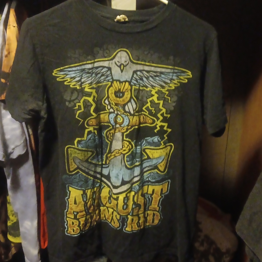 Men's August burns red tee